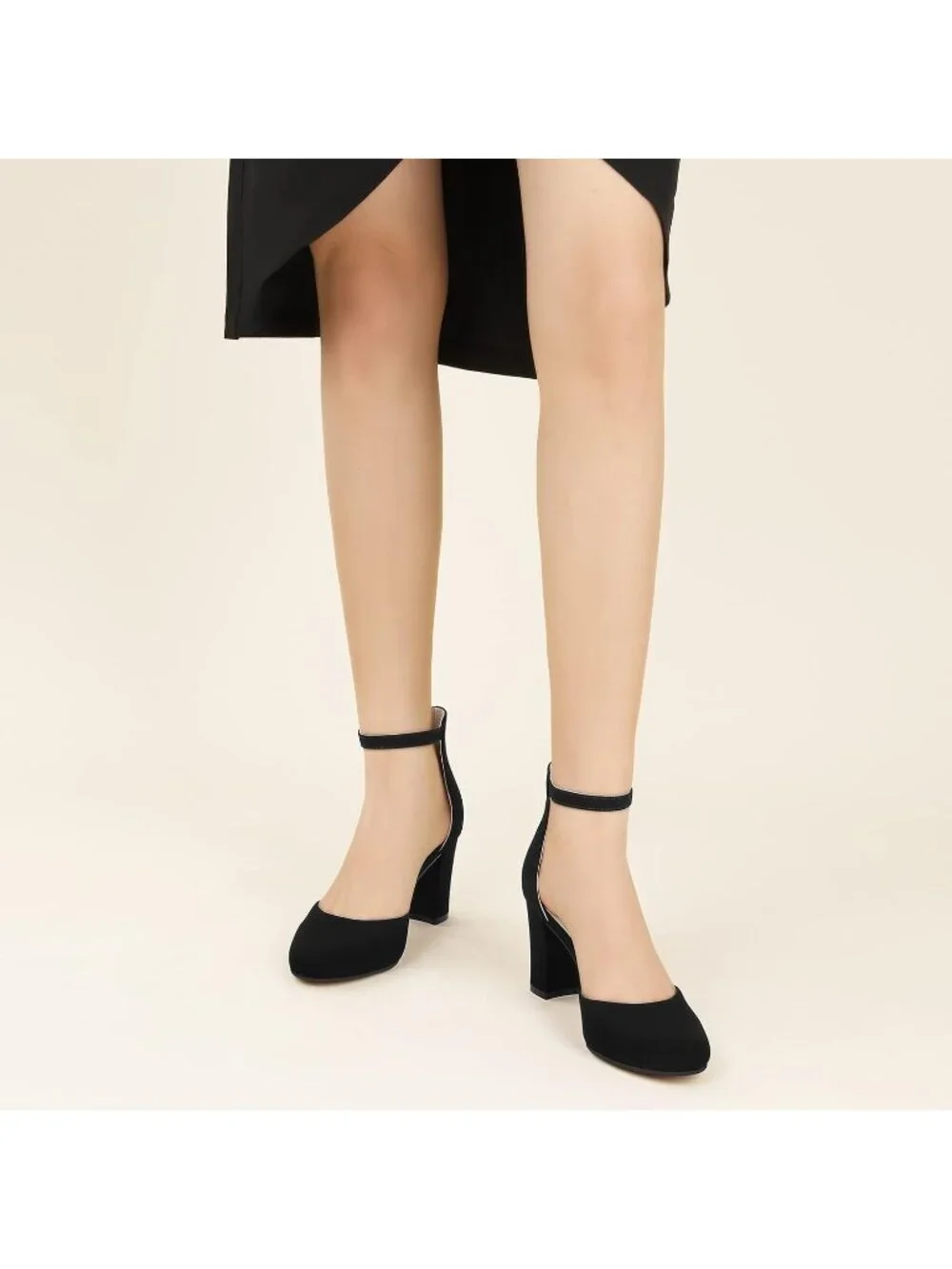 Women's Black Closed Round Toe Chunky Block Heels Adjustable Ankle Strap Pumps